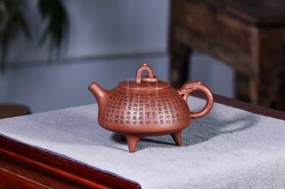 《環(huán)龍三足》宜興國家工藝美術(shù)師工紫砂壺底槽青茶壺茶具 《環(huán)龍三足》宜興國家工藝美術(shù)師工紫砂壺底槽青茶壺茶具